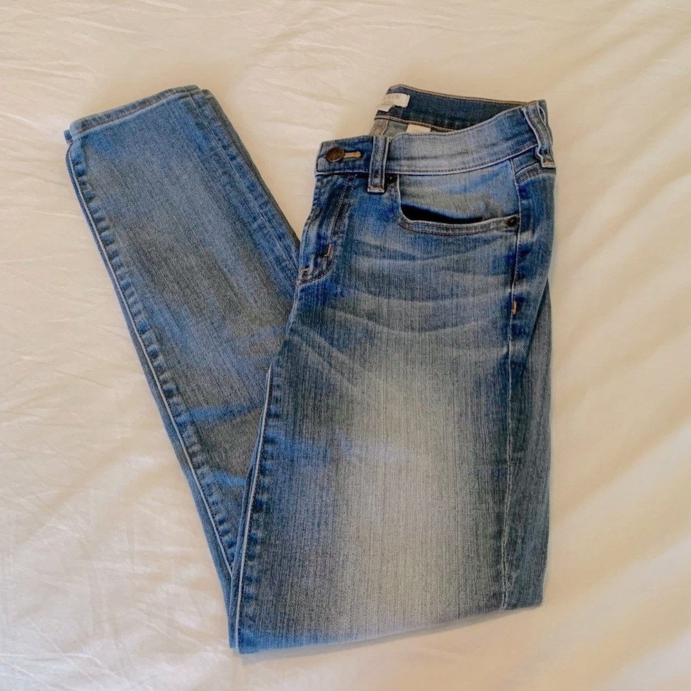 Loft mid wash skinny/straight jeans